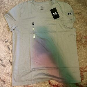 UNDER ARMOUR WOMENS TSHIRT